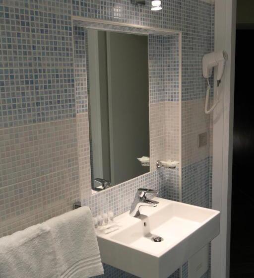 小型套房, La Madonnina