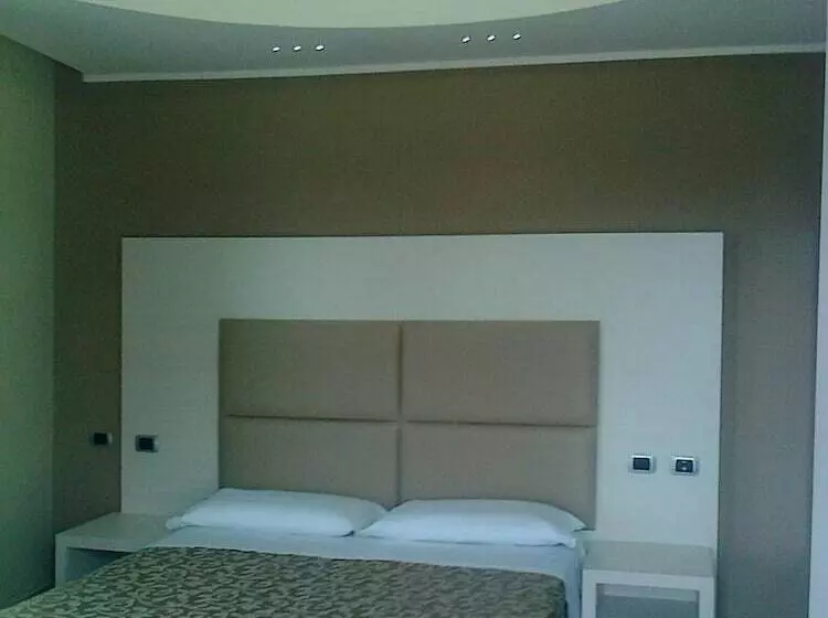 Standardzimmer, L'approdo