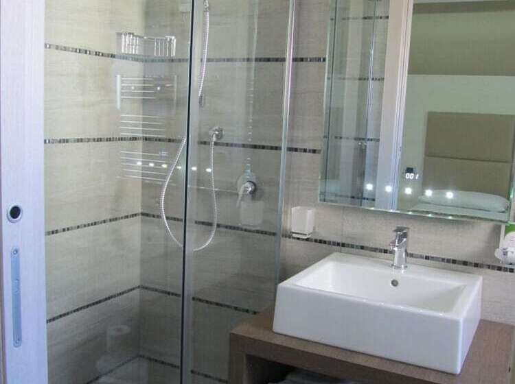 Camera Standard, L'approdo