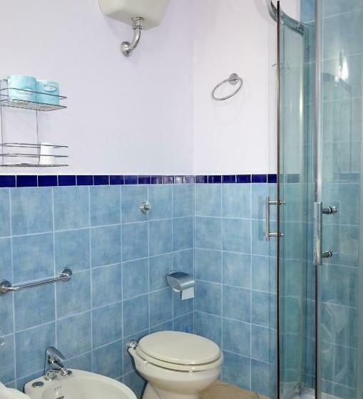 غرفة قياسية مطلّة علي البحر مزوَّدة بتراس, Le Ginestre Di Capri Bb & Holiday House