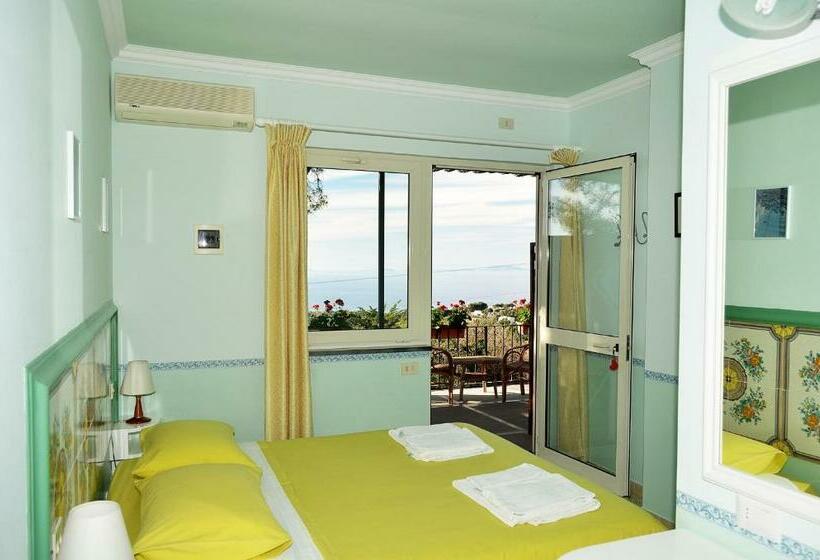 חדר סטנדרט נוף לים עם טרסה, Le Ginestre Di Capri Bb & Holiday House