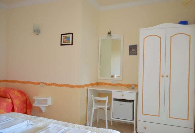 Triple Room Sea View, Le Ginestre Di Capri Bb & Holiday House