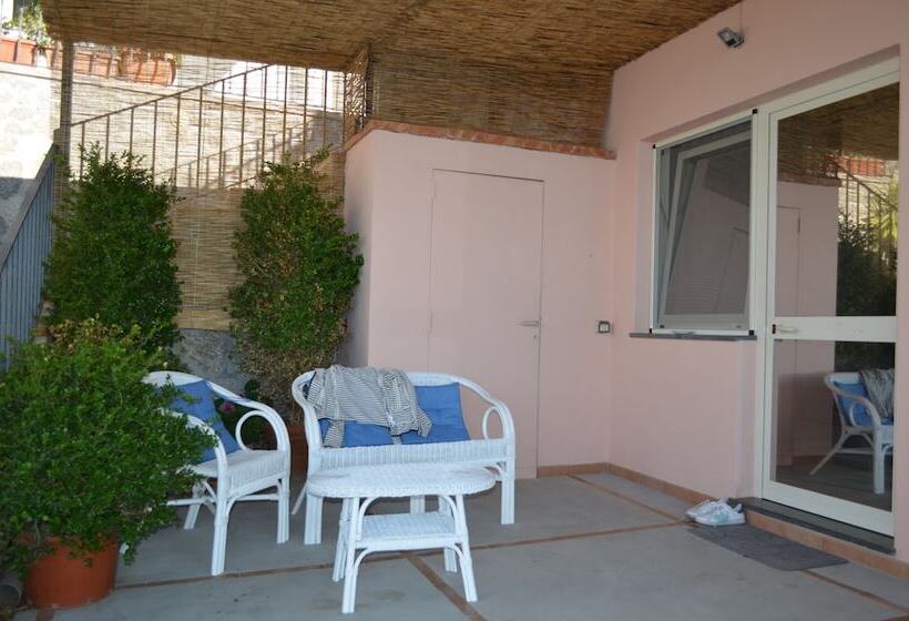 Triple Room Sea View, Le Ginestre Di Capri Bb & Holiday House