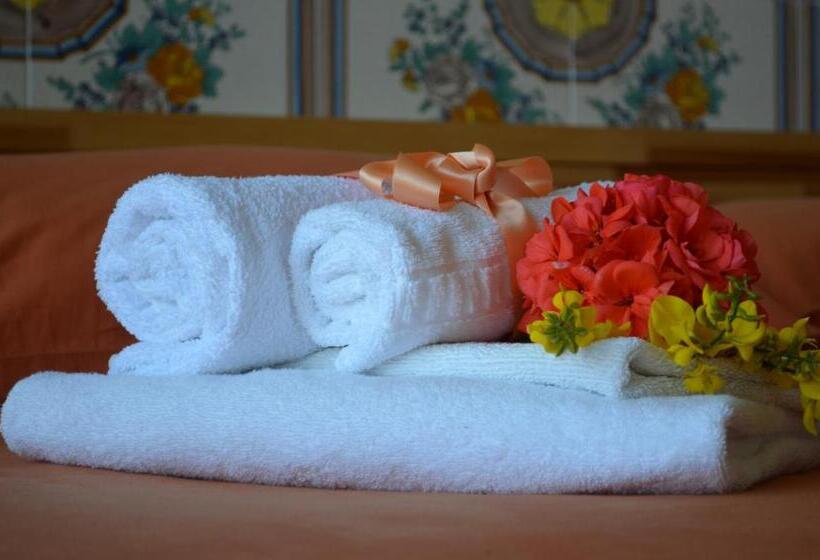 Triple Room Sea View, Le Ginestre Di Capri Bb & Holiday House