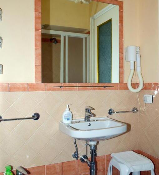 חדר סטנדרט לארבעה נוף לים, Le Ginestre Di Capri Bb & Holiday House