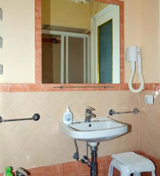 اتاق استاندارد چهار تخته با چشم‌انداز دریا, Le Ginestre Di Capri Bb & Holiday House