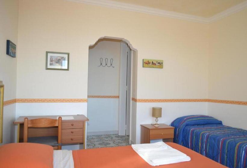 חדר סטנדרט לארבעה נוף לים, Le Ginestre Di Capri Bb & Holiday House