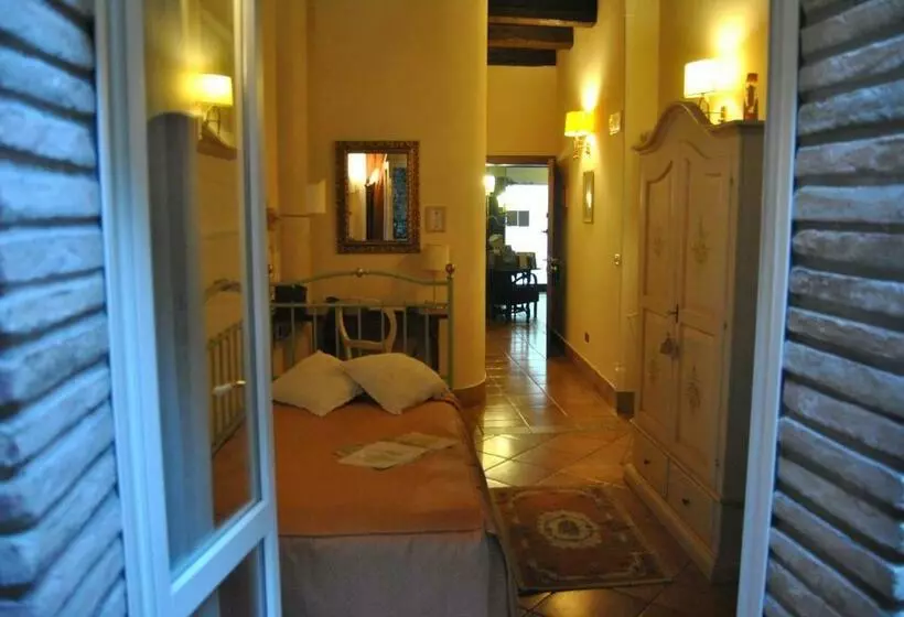اتاق استاندارد یک نفره, Mondo Antico B&b