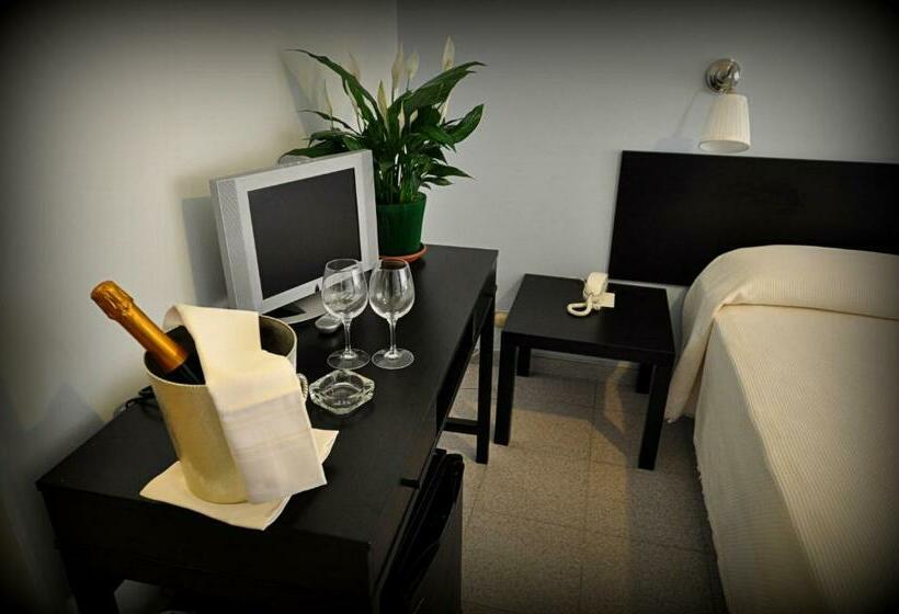 标准单人间, Monna Lisa