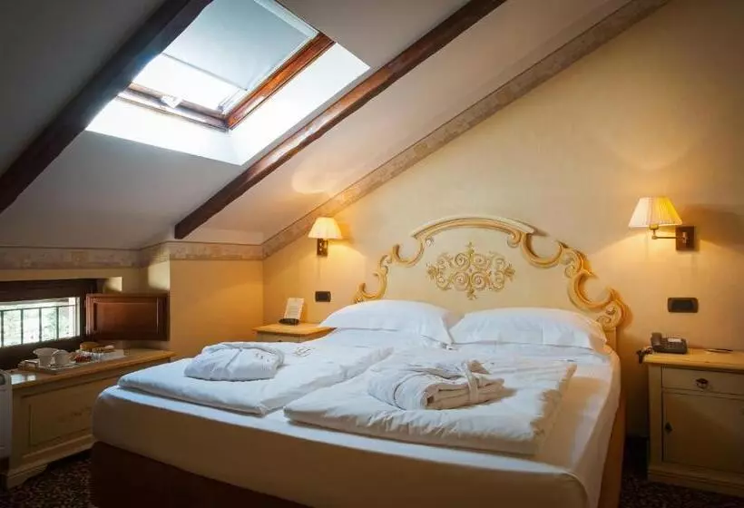 デラックストリプルルーム, Relais Ducale Spa & Pool