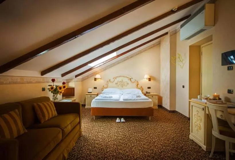 デラックストリプルルーム, Relais Ducale Spa & Pool