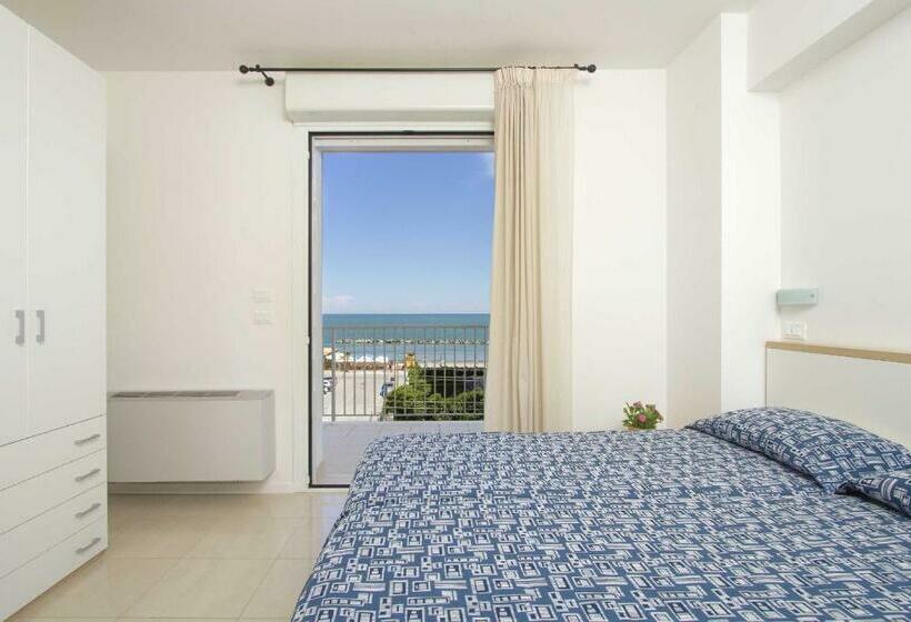 דירת שני חדרים, Residence I Delfini