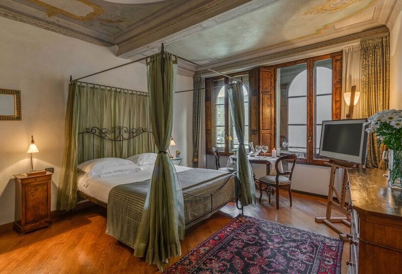 اتاق لوکس با چشم‌انداز, Residenza D'epoca In Piazza Della Signoria