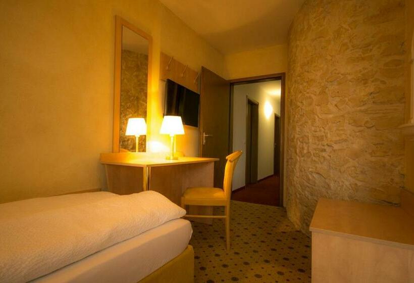 Номер Стандарт Индивидуальный с Балконом, Restaurant Alpha