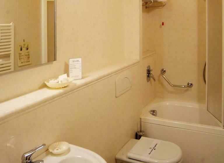 标准三人间, Ristorante Novecento