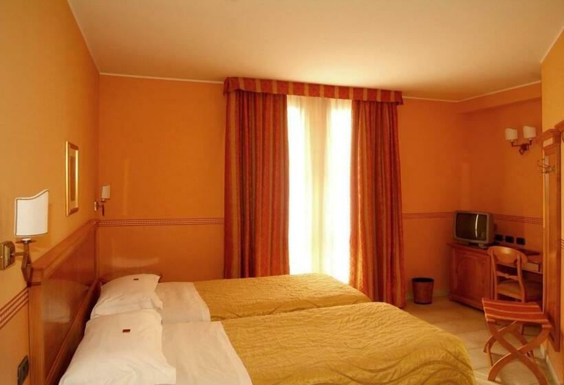 标准三人间, Ristorante Novecento