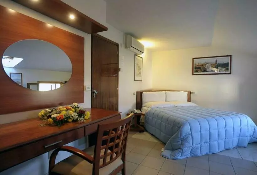 Habitació Triple Estàndard, Romagna