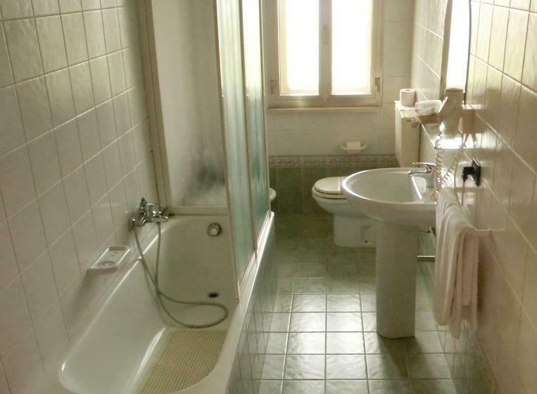 标准三人间, Sporting