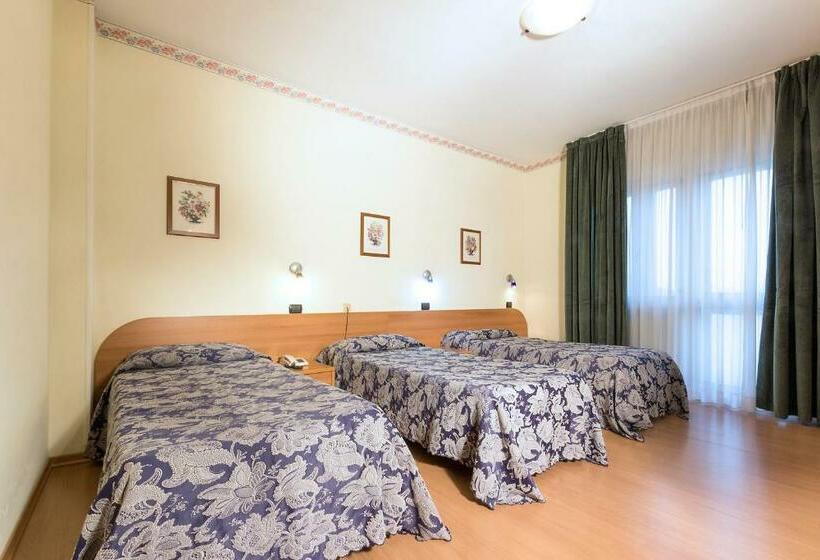 标准三人间, Sporting