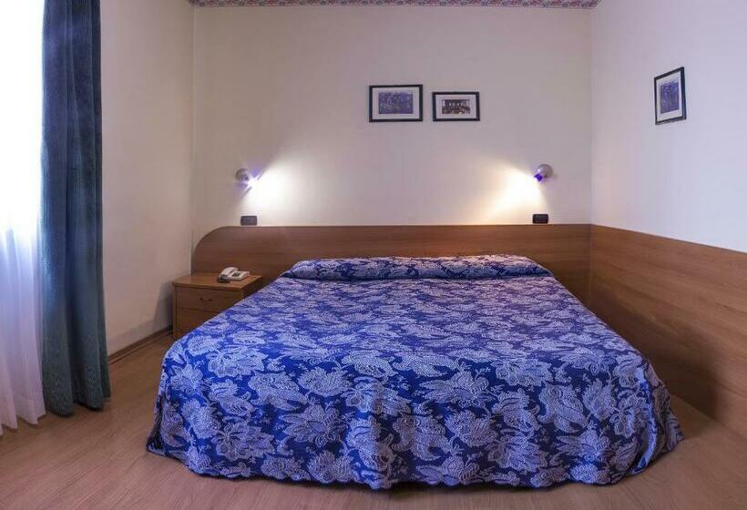 スタンダードルーム, Sporting