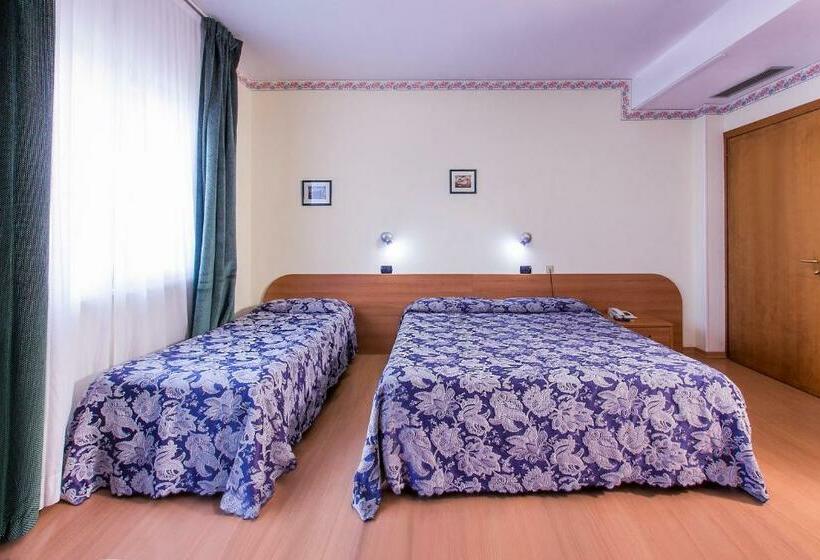 标准三人间, Sporting