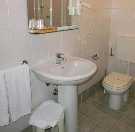 スタンダード4人部屋, Sporting