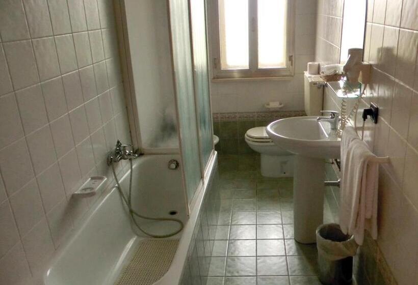 四人标准间, Sporting