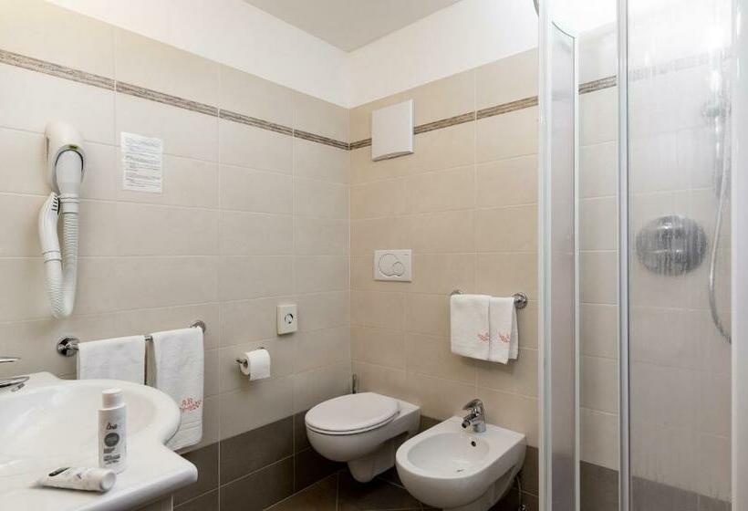 标准间带漩涡浴缸, Terme Antico Bagno