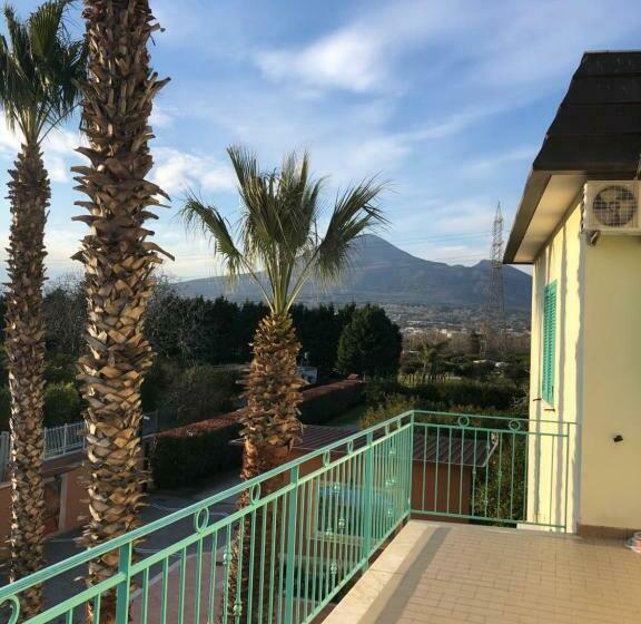 Triple Room Sea View, Villa Julia