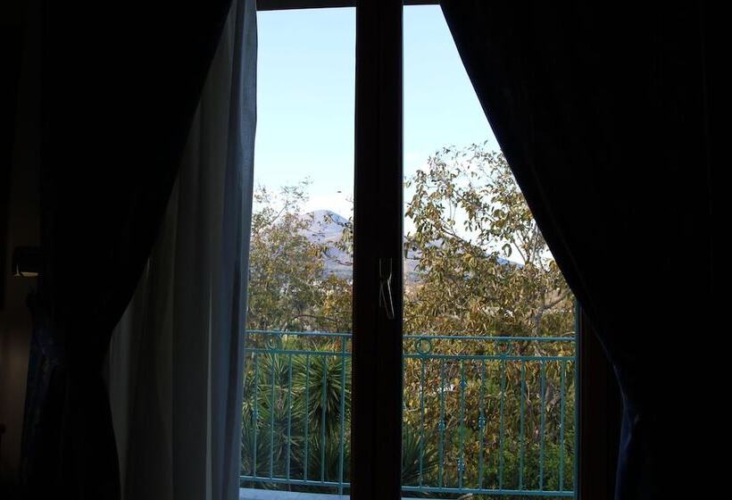 Семейный Номер, Villa Julia