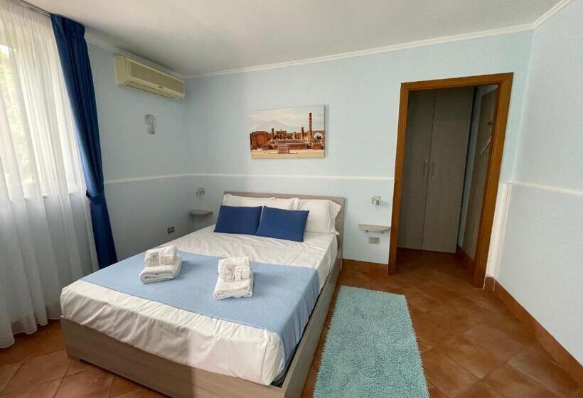 Номер Стандарт Вид на Сад, Villa Julia