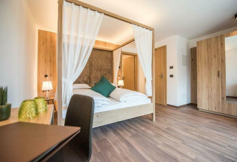 חדר סטנדרט עם מרפסת, Vitaurina Royal