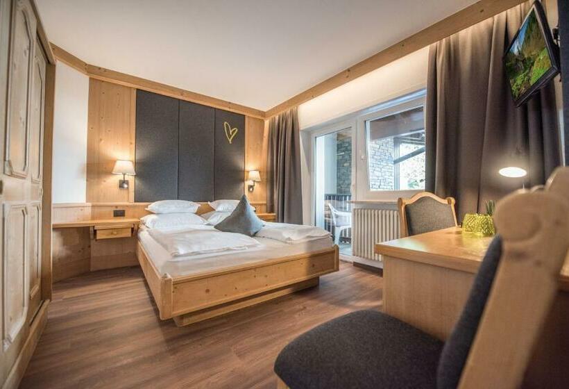 חדר סטנדרט עם מרפסת, Vitaurina Royal