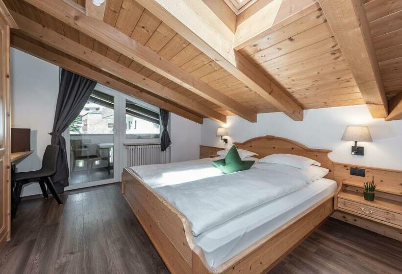 חדר סטנדרט עם מרפסת, Vitaurina Royal