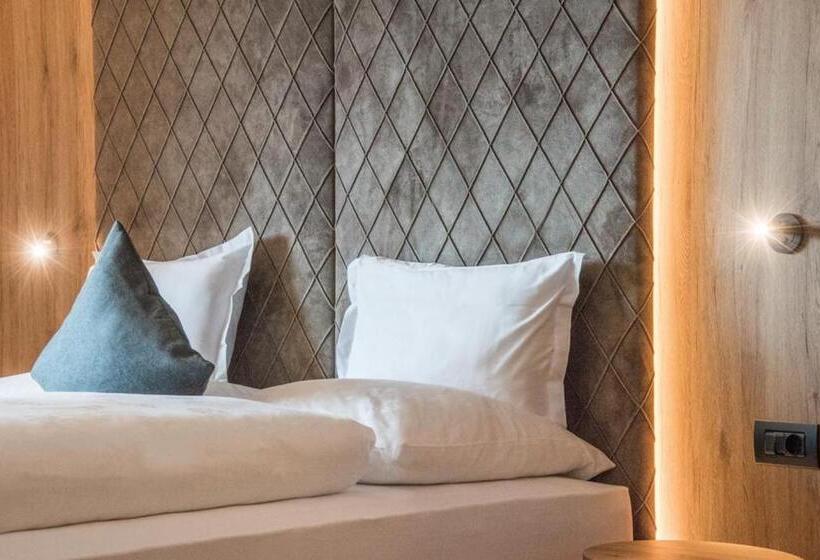 חדר סטנדרט עם מרפסת, Vitaurina Royal