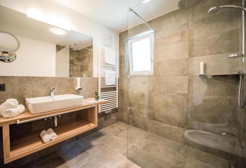 חדר סטנדרט עם מרפסת, Vitaurina Royal