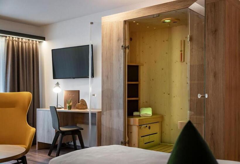 סוויטה עם מרפסת, Vitaurina Royal