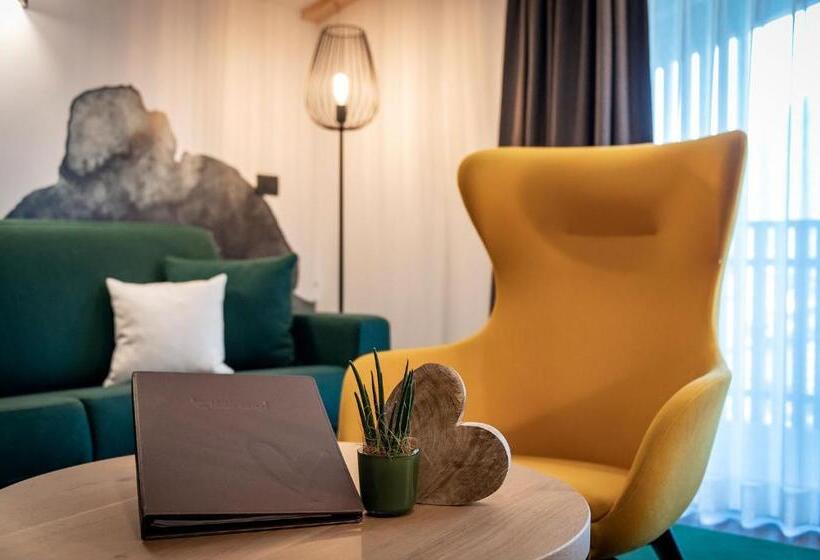 סוויטה עם מרפסת, Vitaurina Royal