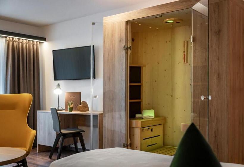 סוויטה עם מרפסת, Vitaurina Royal