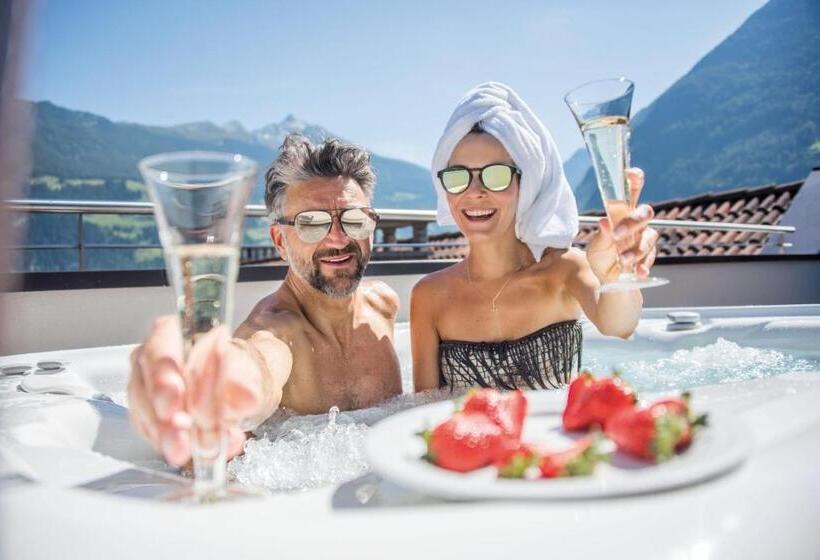 סוויטה עם ג'קוזי, Vitaurina Royal