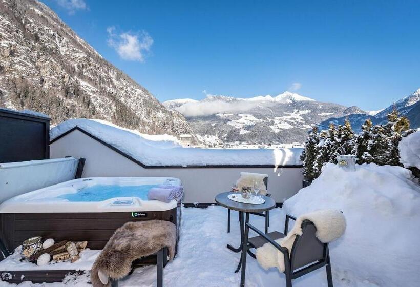 סוויטה עם ג'קוזי, Vitaurina Royal