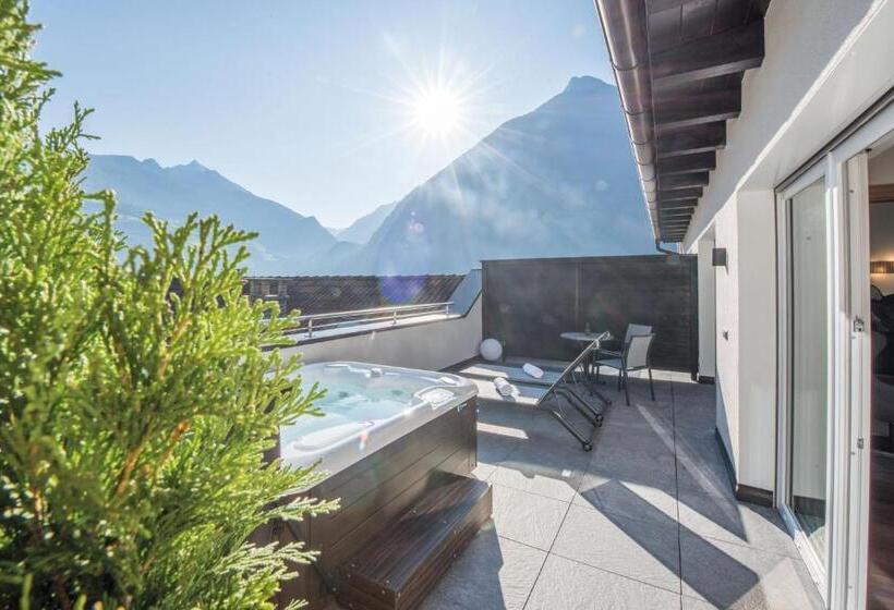 סוויטה עם ג'קוזי, Vitaurina Royal