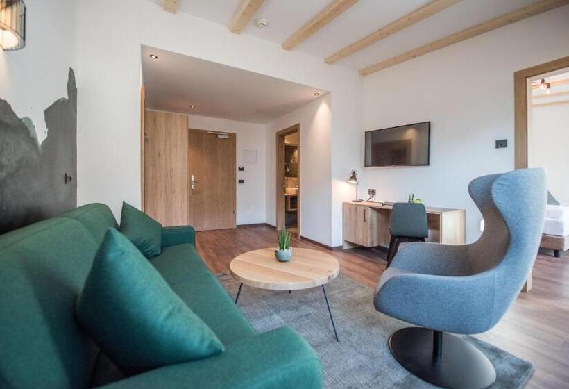 סוויטה עם ג'קוזי, Vitaurina Royal