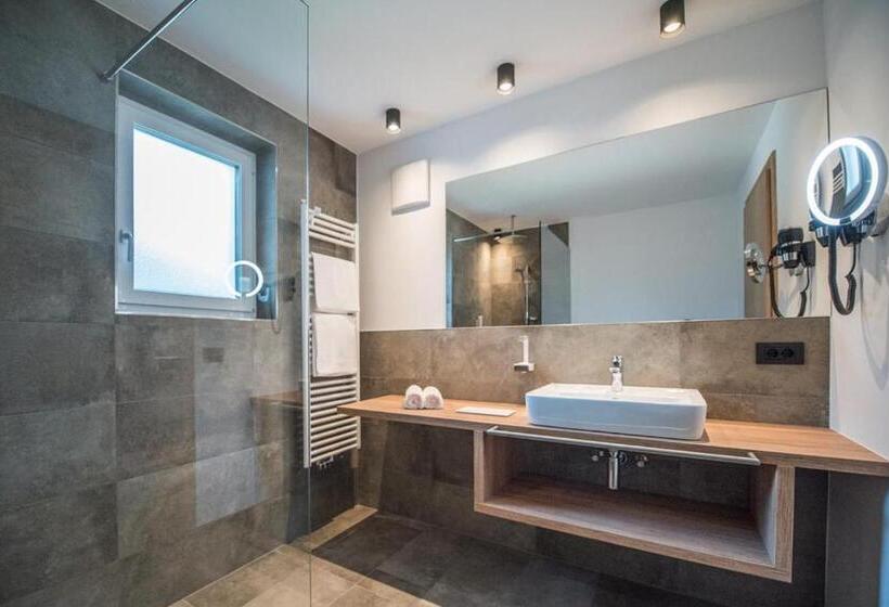 סוויטת סופריור, Vitaurina Royal