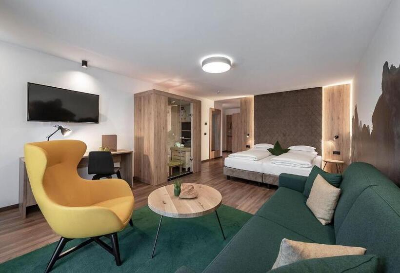 סוויטה עם מרפסת, Vitaurina Royal