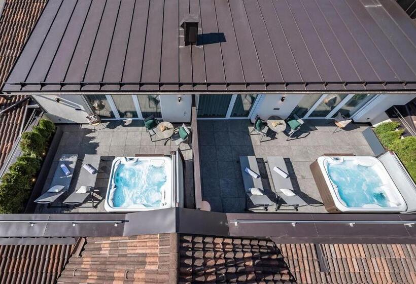 סוויטה עם ג'קוזי, Vitaurina Royal