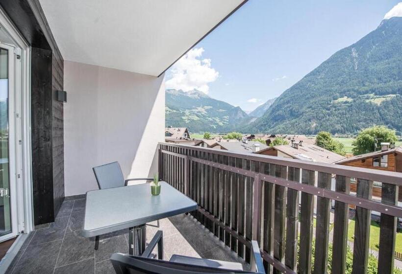 סוויטת סופריור, Vitaurina Royal