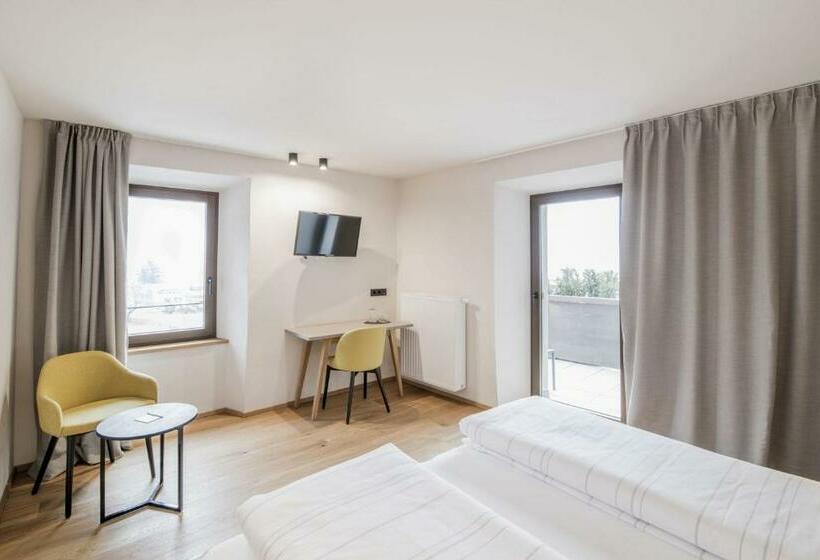 غرفة عائلية, Wieser