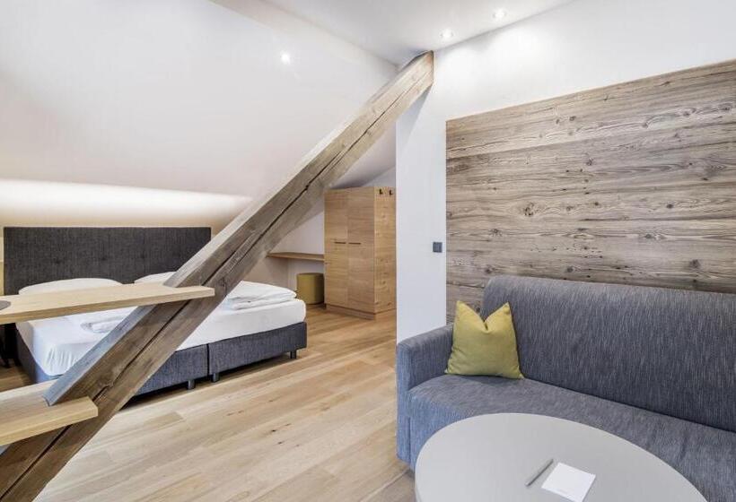 غرفة سوبيريور, Wieser