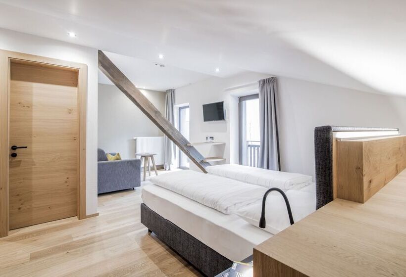 غرفة سوبيريور, Wieser